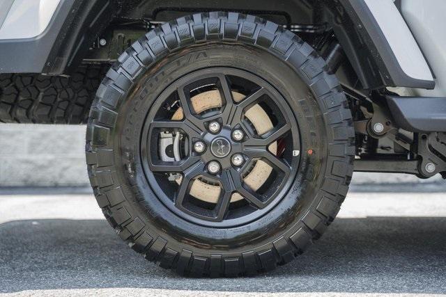 new 2025 Jeep Gladiator car, priced at $41,995