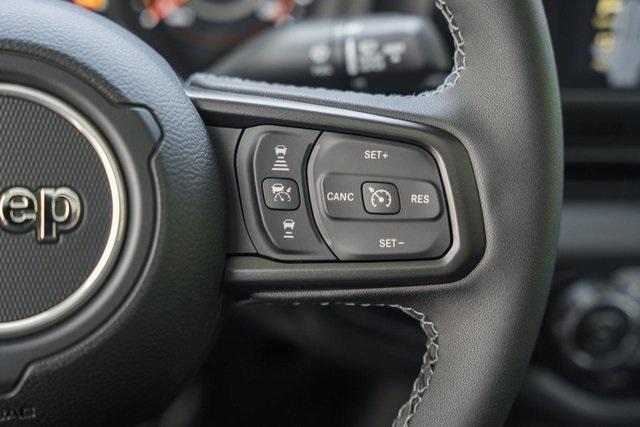 new 2025 Jeep Gladiator car, priced at $41,995