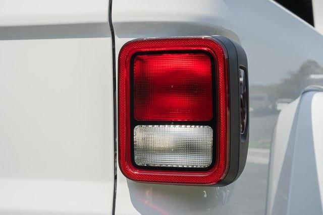 new 2025 Jeep Gladiator car, priced at $41,995