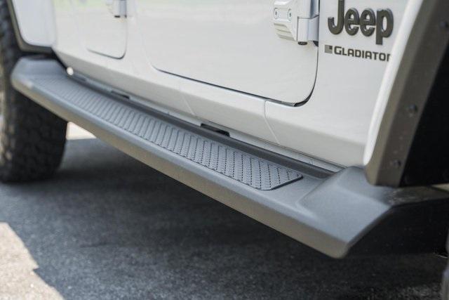 new 2025 Jeep Gladiator car, priced at $41,995