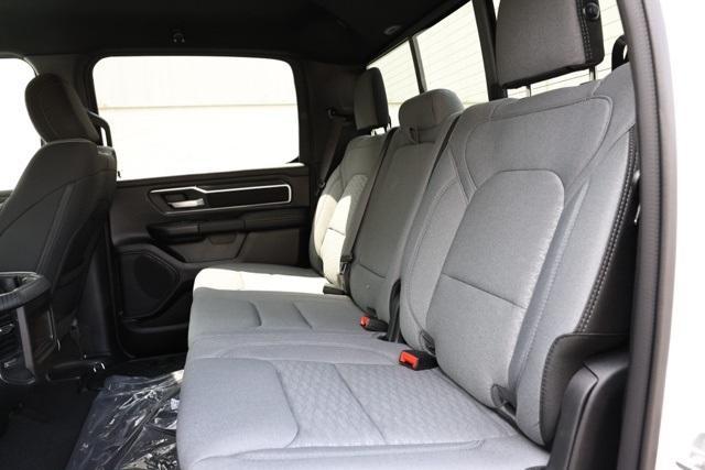 new 2025 Ram 1500 car, priced at $45,000