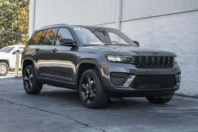 new 2025 Jeep Grand Cherokee car, priced at $39,250