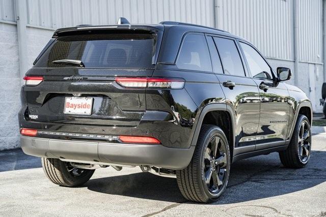 new 2025 Jeep Grand Cherokee car, priced at $43,995