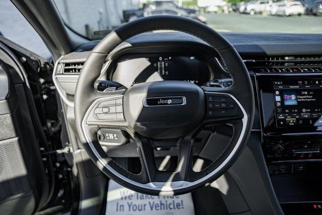 new 2025 Jeep Grand Cherokee car, priced at $43,995