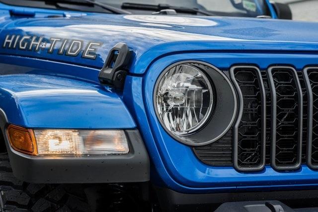new 2025 Jeep Gladiator car, priced at $41,745