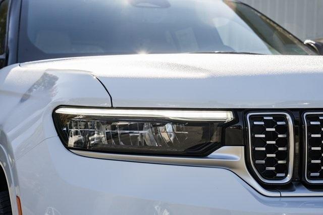 new 2025 Jeep Grand Cherokee car, priced at $57,995