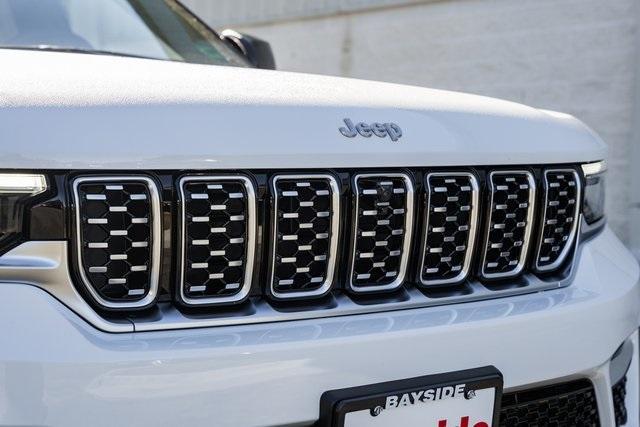 new 2025 Jeep Grand Cherokee car, priced at $57,995