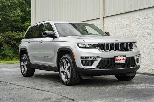 new 2024 Jeep Grand Cherokee car, priced at $46,995