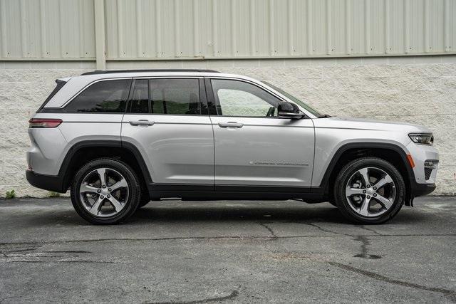 new 2024 Jeep Grand Cherokee car, priced at $46,995