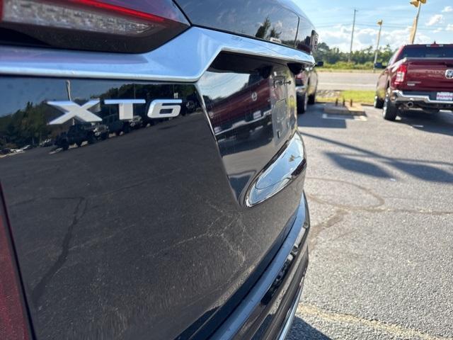used 2022 Cadillac XT6 car, priced at $26,500