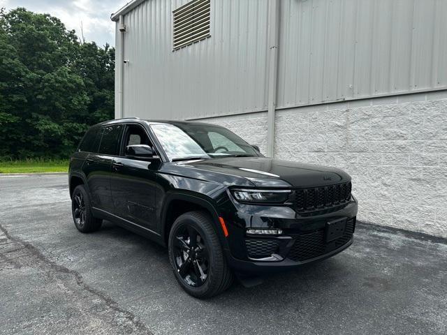 new 2025 Jeep Grand Cherokee car, priced at $46,500