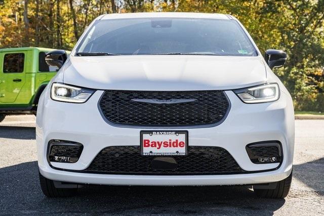 new 2026 Chrysler Pacifica car, priced at $36,885