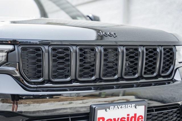 new 2025 Jeep Grand Cherokee car, priced at $37,745