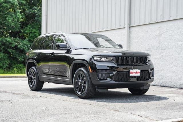 new 2025 Jeep Grand Cherokee car, priced at $37,745