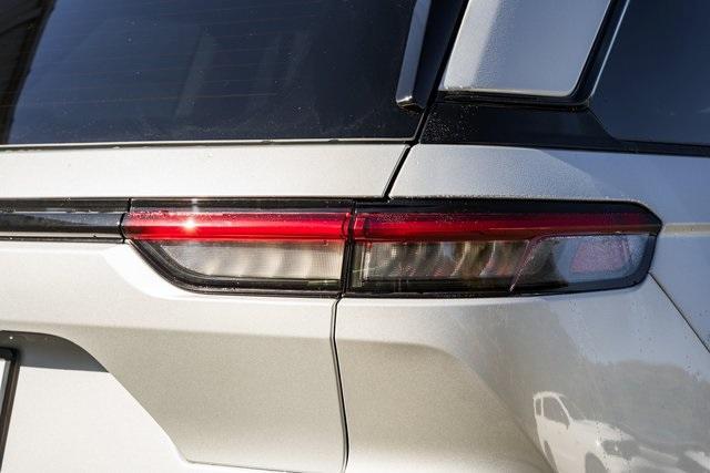 new 2025 Jeep Grand Cherokee car, priced at $40,000