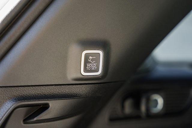 new 2025 Jeep Grand Cherokee car, priced at $40,000