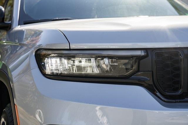 new 2025 Jeep Grand Cherokee car, priced at $40,000