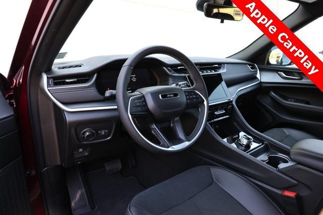 new 2025 Jeep Grand Cherokee car, priced at $38,995