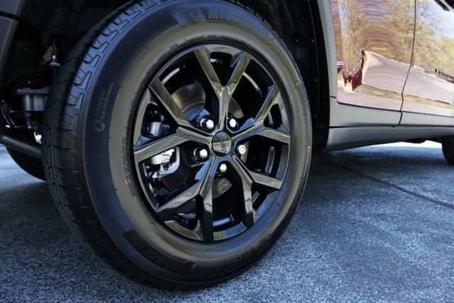 new 2025 Jeep Grand Cherokee car, priced at $38,995