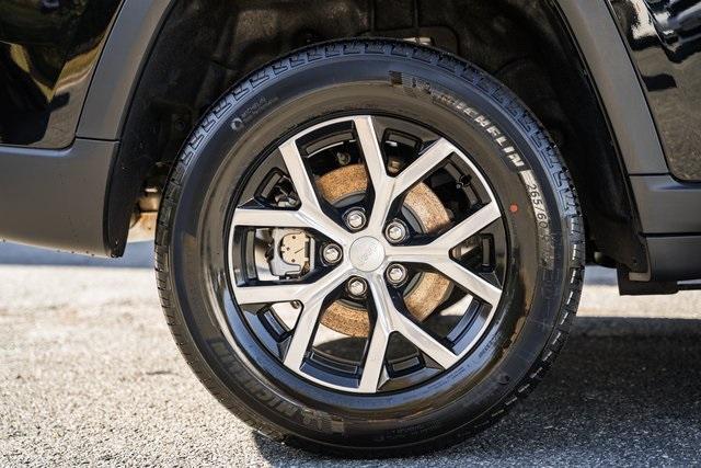 new 2025 Jeep Grand Cherokee car, priced at $38,995