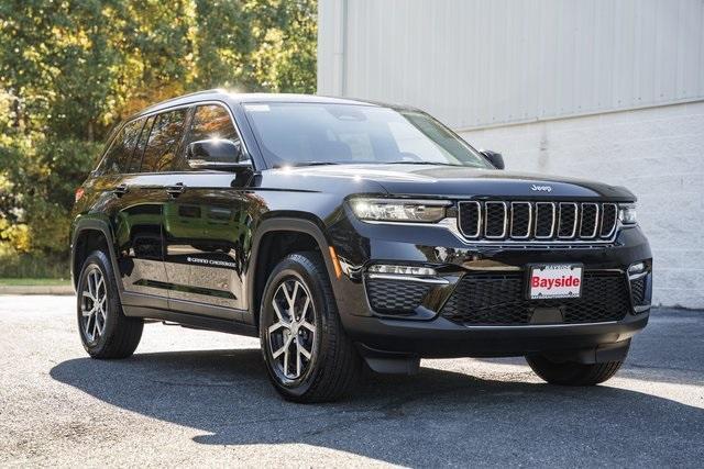 new 2025 Jeep Grand Cherokee car, priced at $38,995