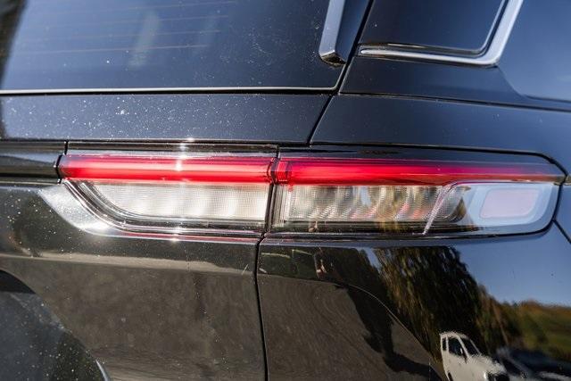 new 2025 Jeep Grand Cherokee car, priced at $38,995