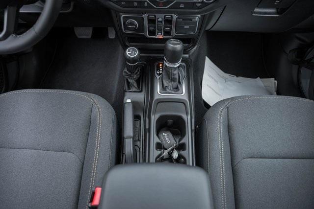 new 2025 Jeep Gladiator car, priced at $41,995