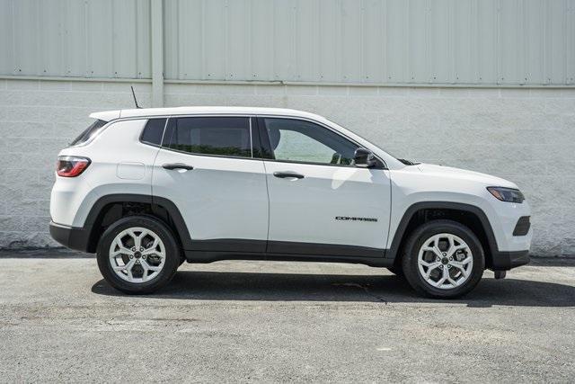new 2025 Jeep Compass car, priced at $25,995