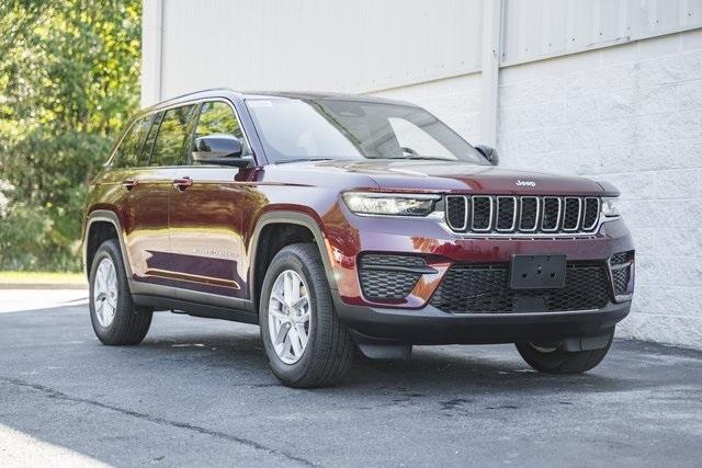 new 2025 Jeep Grand Cherokee car, priced at $37,000