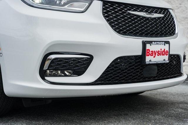 new 2026 Chrysler Pacifica car, priced at $40,000