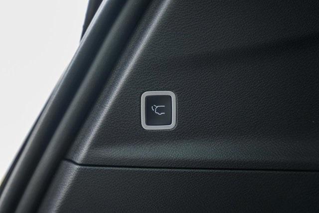 new 2026 Chrysler Pacifica car, priced at $40,000