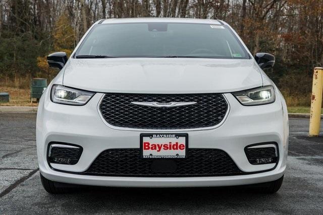new 2026 Chrysler Pacifica car, priced at $40,000