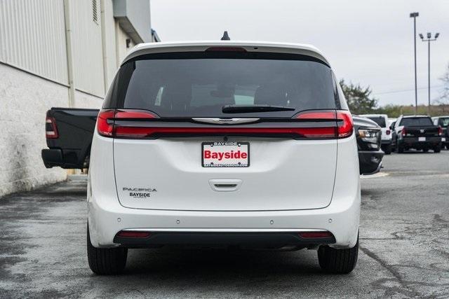 new 2026 Chrysler Pacifica car, priced at $40,000