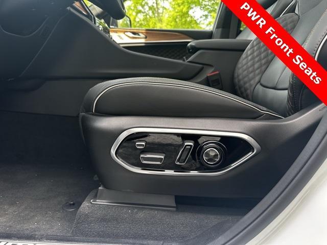 new 2025 Jeep Grand Cherokee car, priced at $60,684