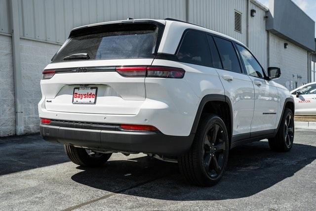 new 2025 Jeep Grand Cherokee car, priced at $40,000