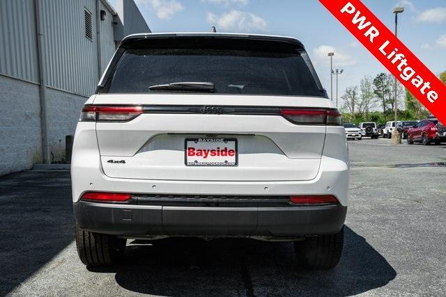 new 2025 Jeep Grand Cherokee car, priced at $40,000