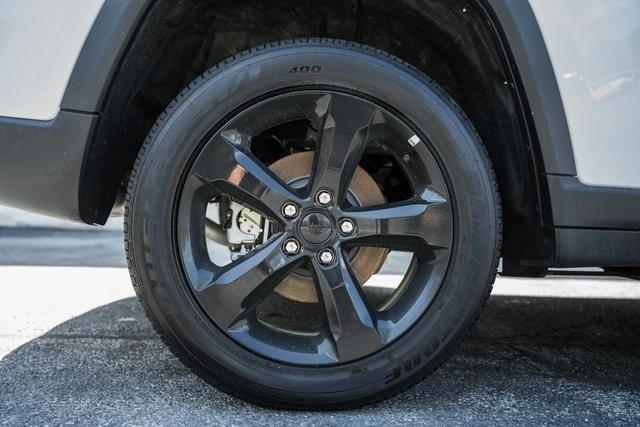 new 2025 Jeep Grand Cherokee car, priced at $40,000