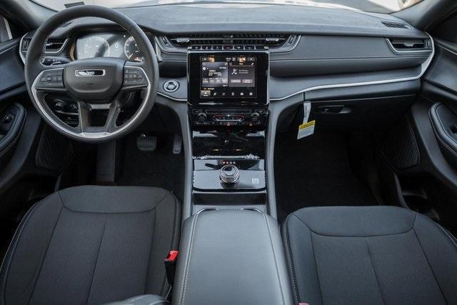 new 2025 Jeep Grand Cherokee car, priced at $34,500