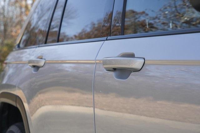 new 2025 Jeep Grand Cherokee car, priced at $34,500