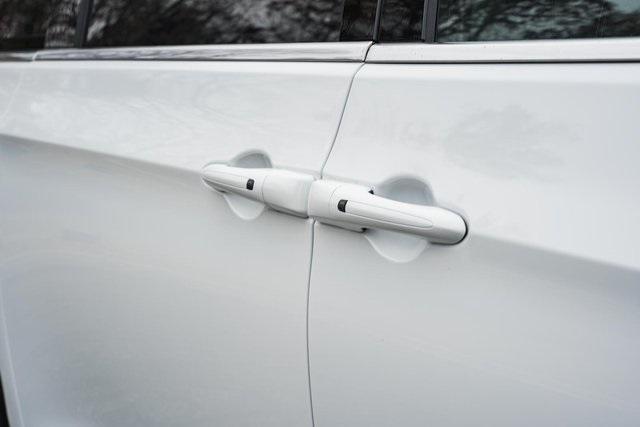 new 2026 Chrysler Pacifica car, priced at $38,995