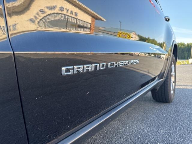 used 2015 Jeep Grand Cherokee car, priced at $11,500