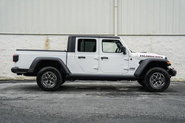 new 2025 Jeep Gladiator car, priced at $47,995