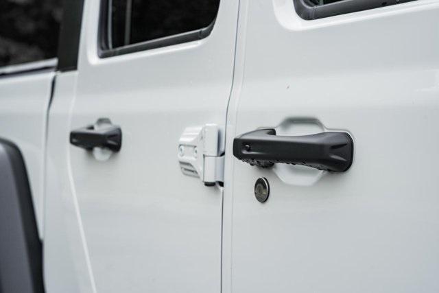 new 2025 Jeep Gladiator car, priced at $47,995