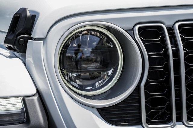 new 2025 Jeep Wrangler car, priced at $46,250
