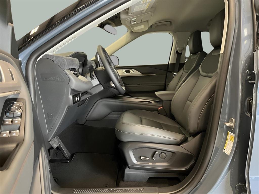 new 2025 Ford Explorer car, priced at $47,180