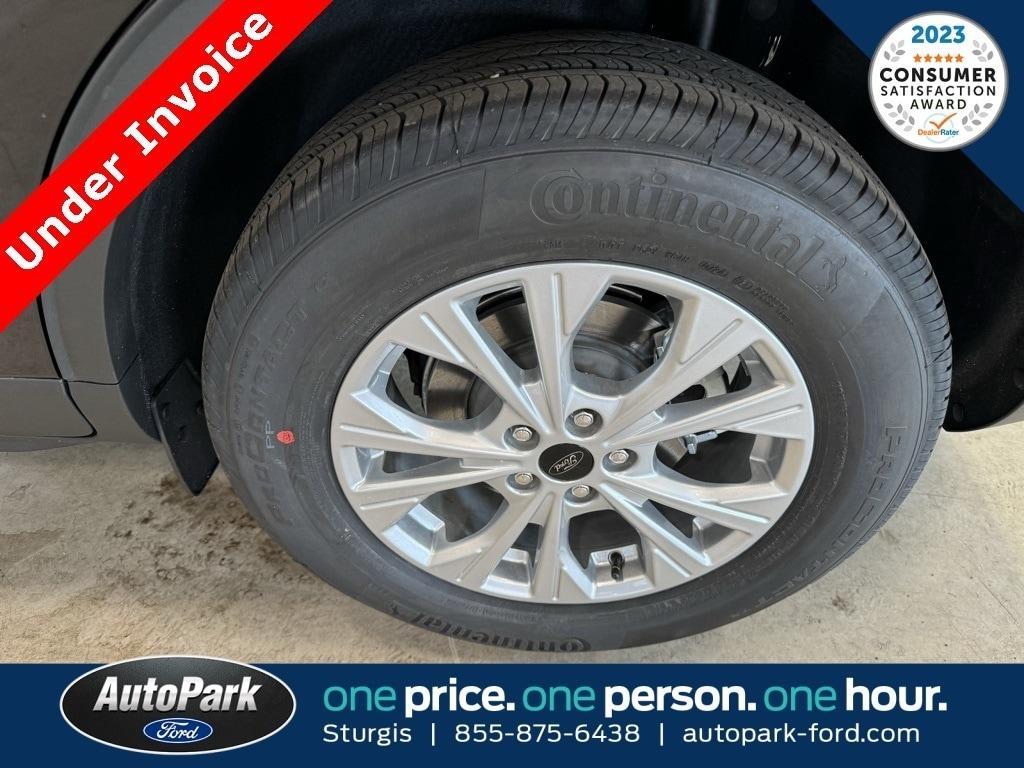 used 2024 Ford Escape car, priced at $28,995