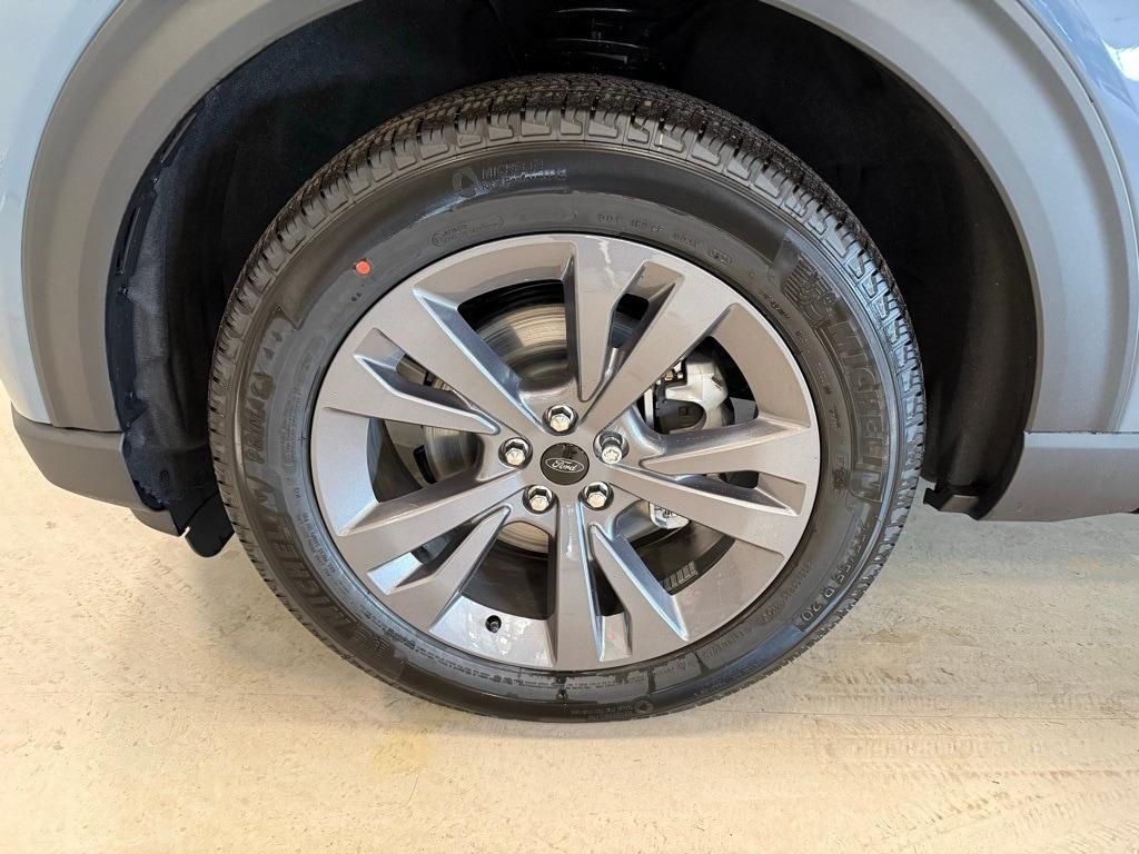 new 2026 Ford Explorer car, priced at $48,995