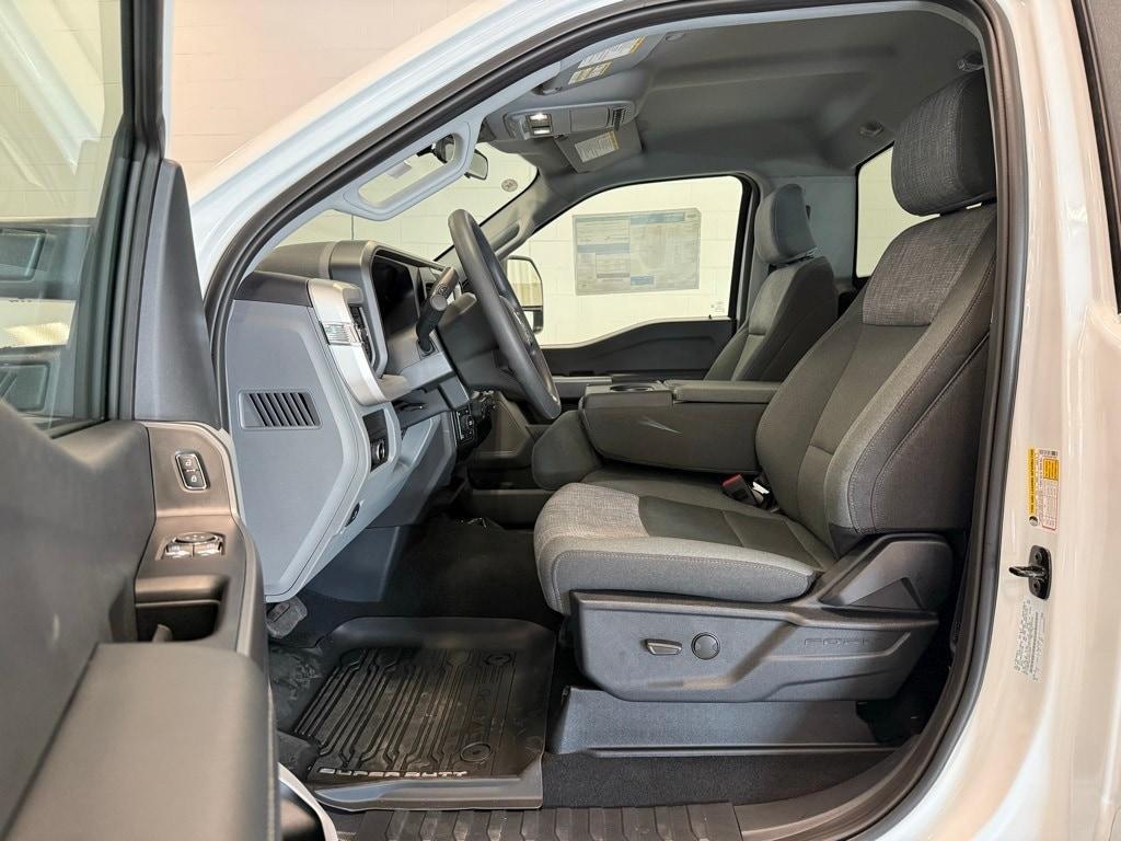 new 2025 Ford F-250 car, priced at $48,916