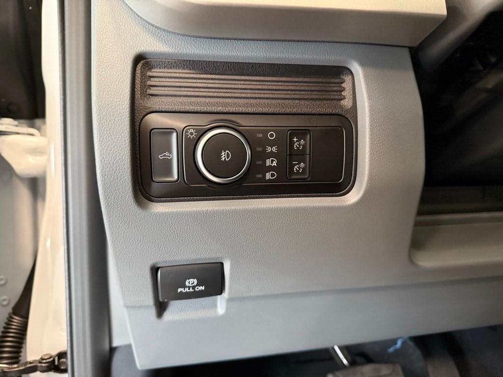 new 2025 Ford F-250 car, priced at $48,916