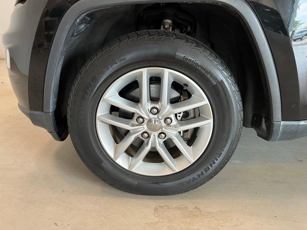 used 2017 Jeep Grand Cherokee car, priced at $13,989